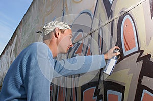 Graffity painter photo