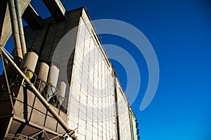 Grain elevator. Storage and loading of grain