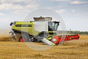 Grain harvester