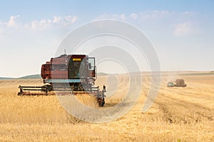 Grain harvester combine