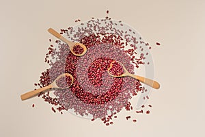 Grain red bean with hart spoon