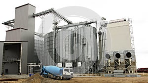 Grain silo