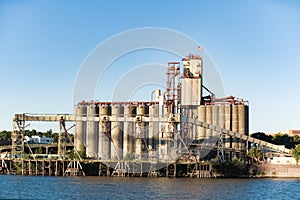 Grain storage facility terminal on Willamette river