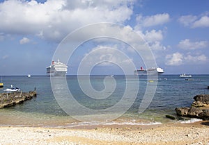 Grand Cayman George Town Beach And Cruise Ships