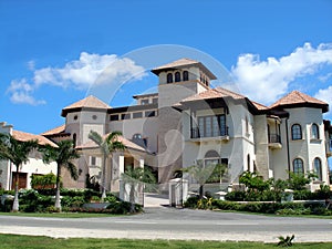 Grand home on Grand Cayman