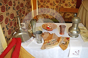 Grand medieval table