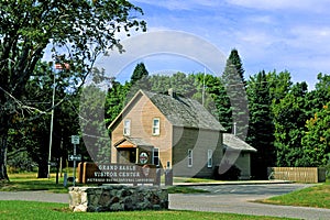Grand Sable Visitor Center   40774