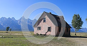 Grand Teton National Park mountain Mormon Row historic house 4K