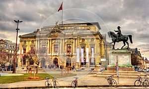 Grand Theatre de Geneve and Henri Dufour Statue