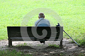 Dedko v parku 