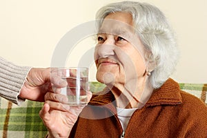 Abuela bebidas vaso Agua 