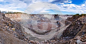 Granite quarry, the cut method open-pit mining