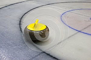 Granite stone for curling game