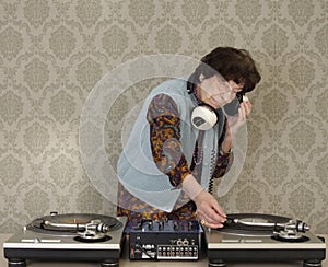 Granny dj