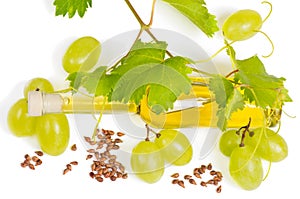 Grape seed oil and fresh fruits