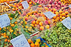 Grapes, clementines and peaches