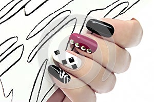 Graphic manicure.