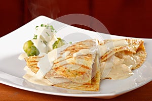 Gratinated chicken wrap