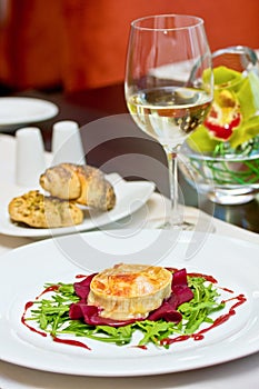 Gratinated goats cheese