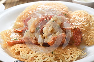 Gratinated cheese Lobster with E-fu Noodle