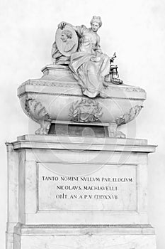 Grave of Machiavelli BW