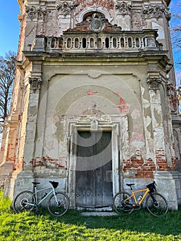 Gravel bicycle in the city park on the spring season