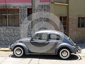 Gray Volkswagen Beetle 1300 in Miraflores, Lima