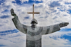 El gran cruz estatua misión santo 