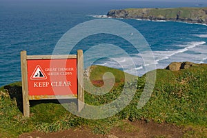 Great danger, keep clear
