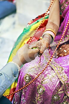 Great Hindu Wedding Ritual All Tied Up