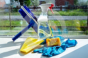 A great set for window cleaning. Cleaning the house with the help of special tools