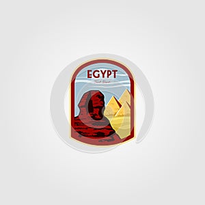 Great sphinx egypt of giza logo with pyramid vector illustration on the background