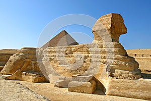 Great Sphinx of Giza with Khafre pyramid - Cairo, Egypt