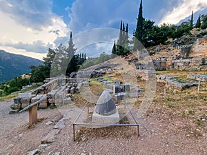 greece delphi center of the world or the navel of the earth