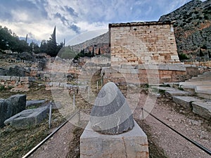 greece delphi center of the world or the navel of the earth