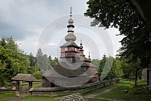 Dřevěný kostel Ochrany Nejsvětější Matky Boží z Mikulášové v Bardejově na Slovensku