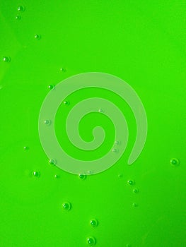 Green air bubbles in water