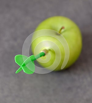 Green apple and dart, to be committed to losing weight