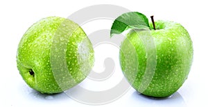 green apple isolated white background
