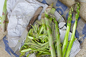 Green asparagus peeling