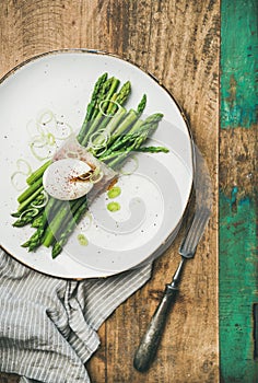 Green asparagus with soft-boiled egg