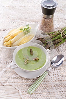 Green asparagus soup