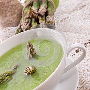 Green asparagus soup