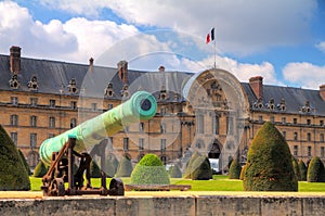 Green cannon Invalides