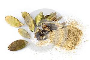 Green cardamom pods, seeds and ground spice