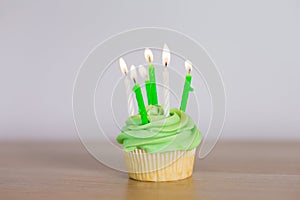 Green cupcake with img