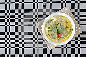 Green curry with mixed herb
