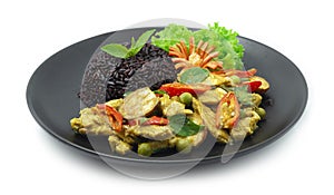 Green Curry Sauce with Chicken Served Riceberry Recipe Thaicuisine Healthy Cleanfood and Dietfood
