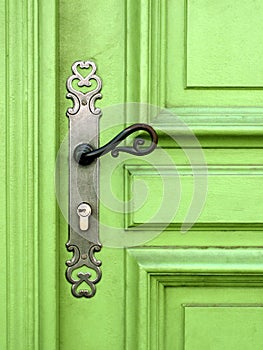 Zelený dvere 