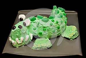 Green dragon cake